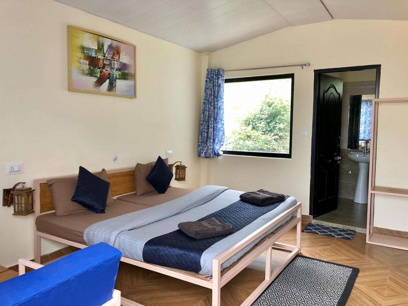 Shalom Backpackers Dharamkot Mcleodganj Vandrehjem McLeod Ganj Eksteriør billede